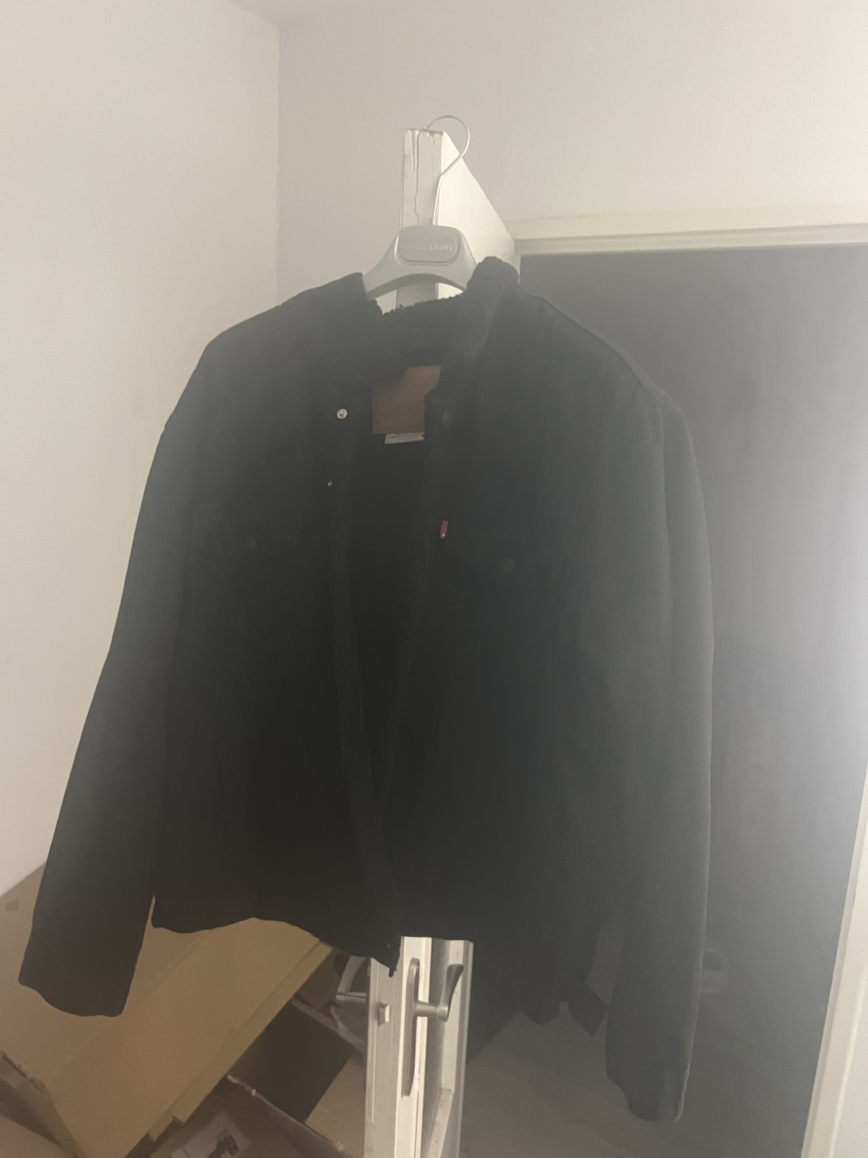 Veste levis